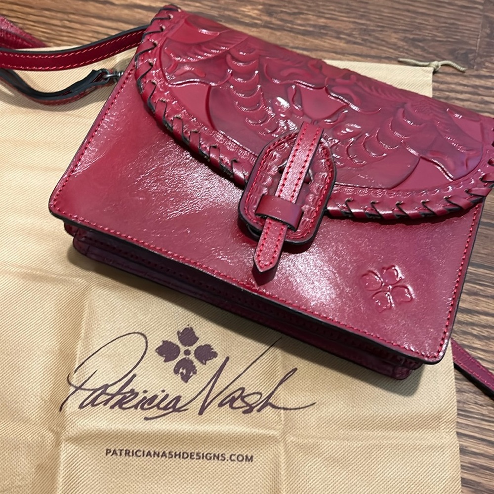 NWT Patricia Nash Tooled Leather Crossbody Bag w/Dustbag (OS)